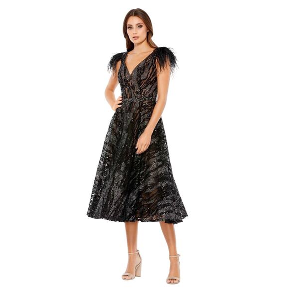 Mac Duggal NWT Embellished Feather A-Line Gown in Black/Nude Size 6